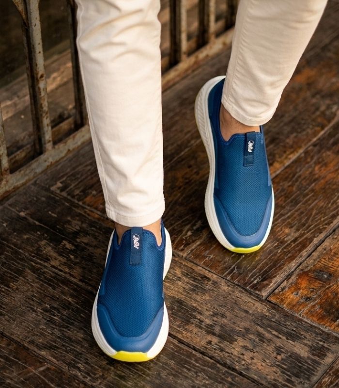 Men Sneakers R0474Q