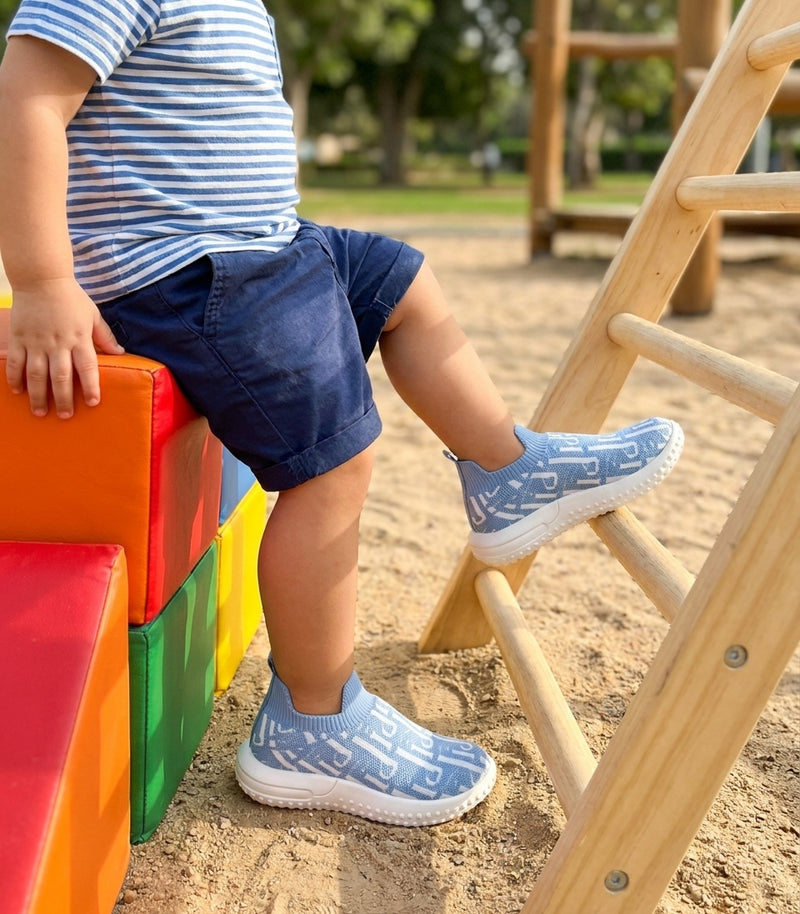 Boys Sneakers O692Q