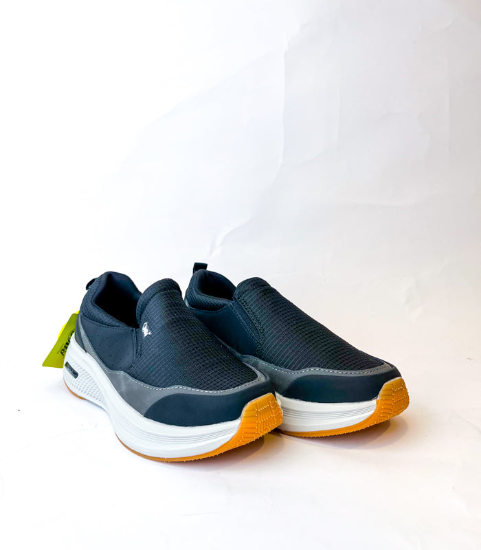 Men Sneakers R0466q