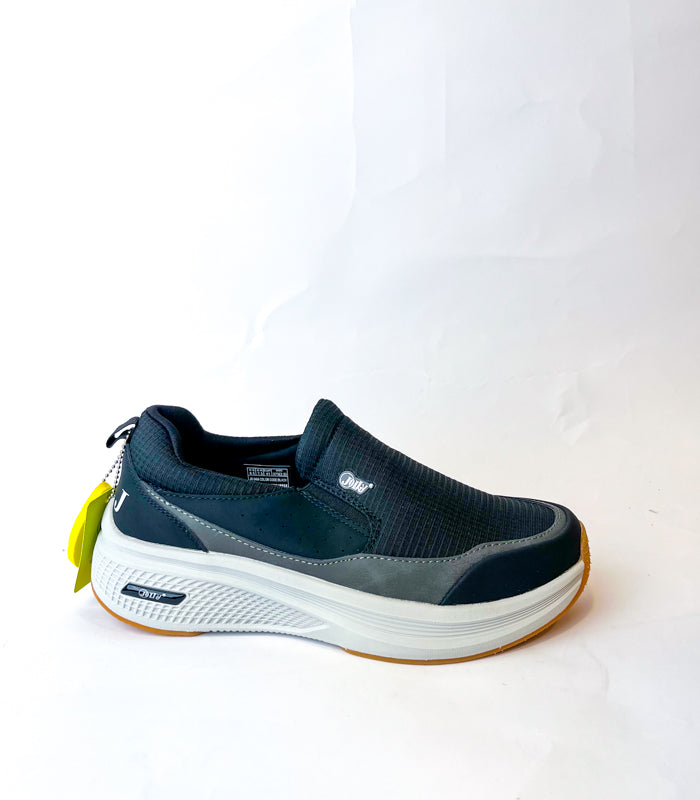 Men Sneakers R0466q