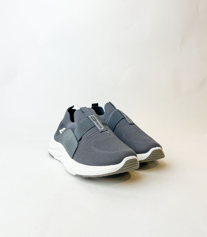 Men Sneakers R0477G