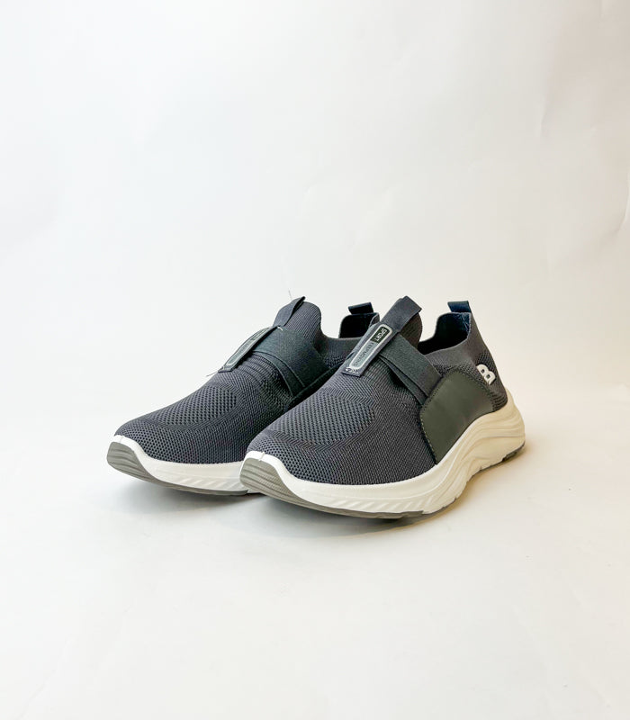 Men Sneakers R0477G